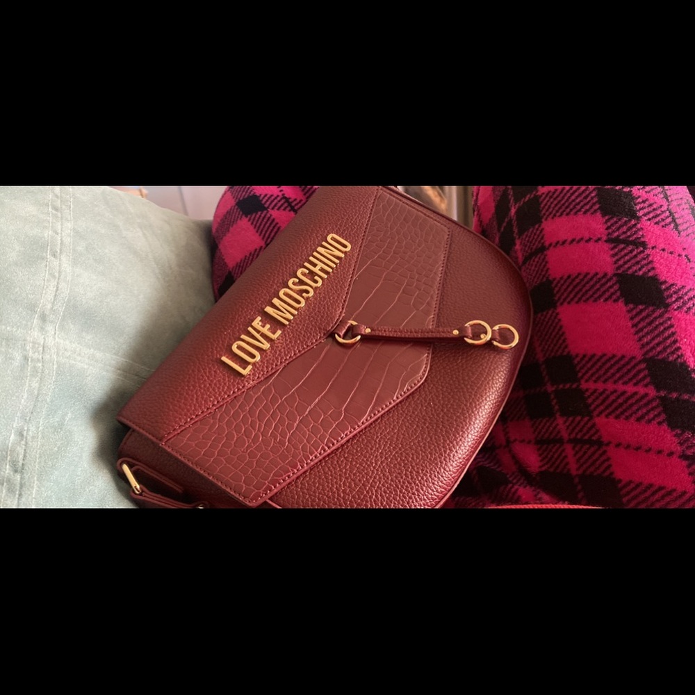Love Mochino purse